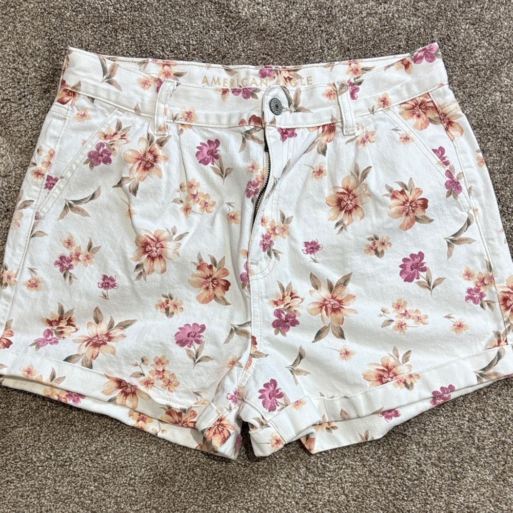 American Eagle Outfitters White Floral High-Rise Women’s Shorts